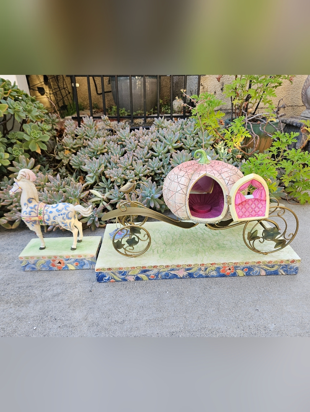 BRAND NEW IN BOX RARE JIM SHORE DISNEY CINDERELLA CARRIAGE WITH HORSE BEAUTIFUL!